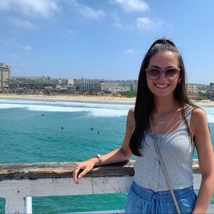 Meet your Posher, Izzy